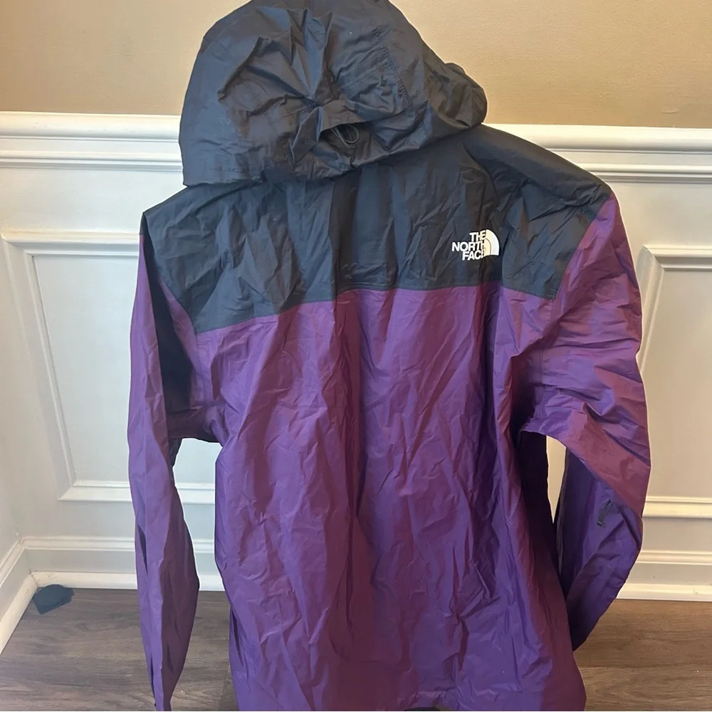 The North Face Men’s Venture 2 Waterproof Hooded Rain Jacket, Boysenberry New